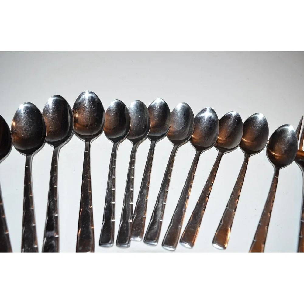 Reed & Barton Rebacraft Swagger Stainless Steel Flatware Set 20 pcs See Photos